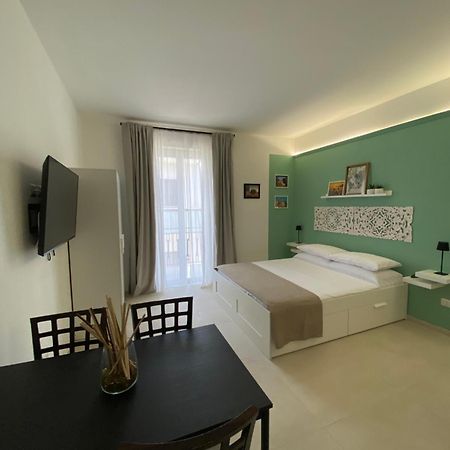 Le Buguse Suite Apartment เลชเช ภายนอก รูปภาพ