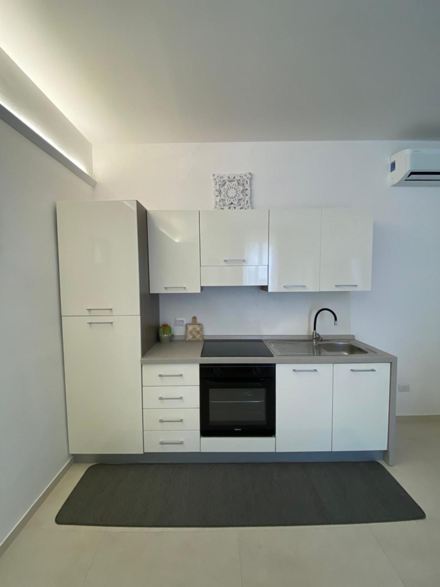Le Buguse Suite Apartment เลชเช ภายนอก รูปภาพ