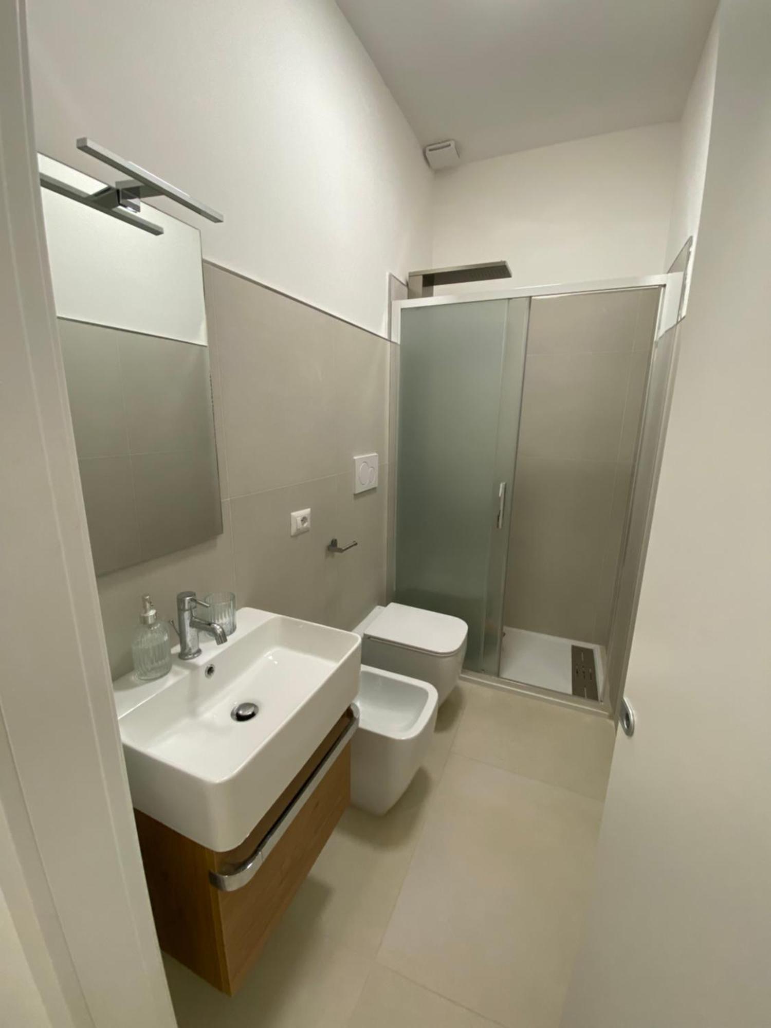 Le Buguse Suite Apartment เลชเช ภายนอก รูปภาพ