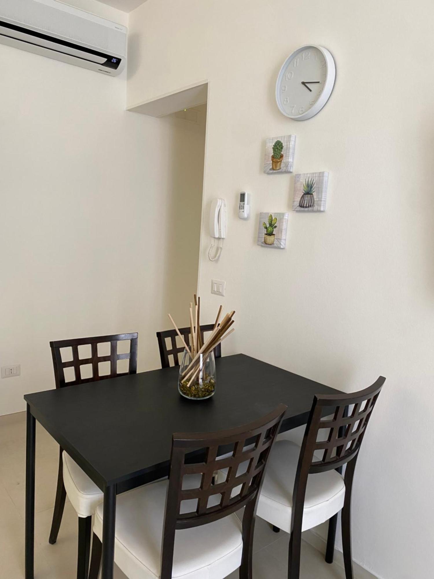 Le Buguse Suite Apartment เลชเช ภายนอก รูปภาพ